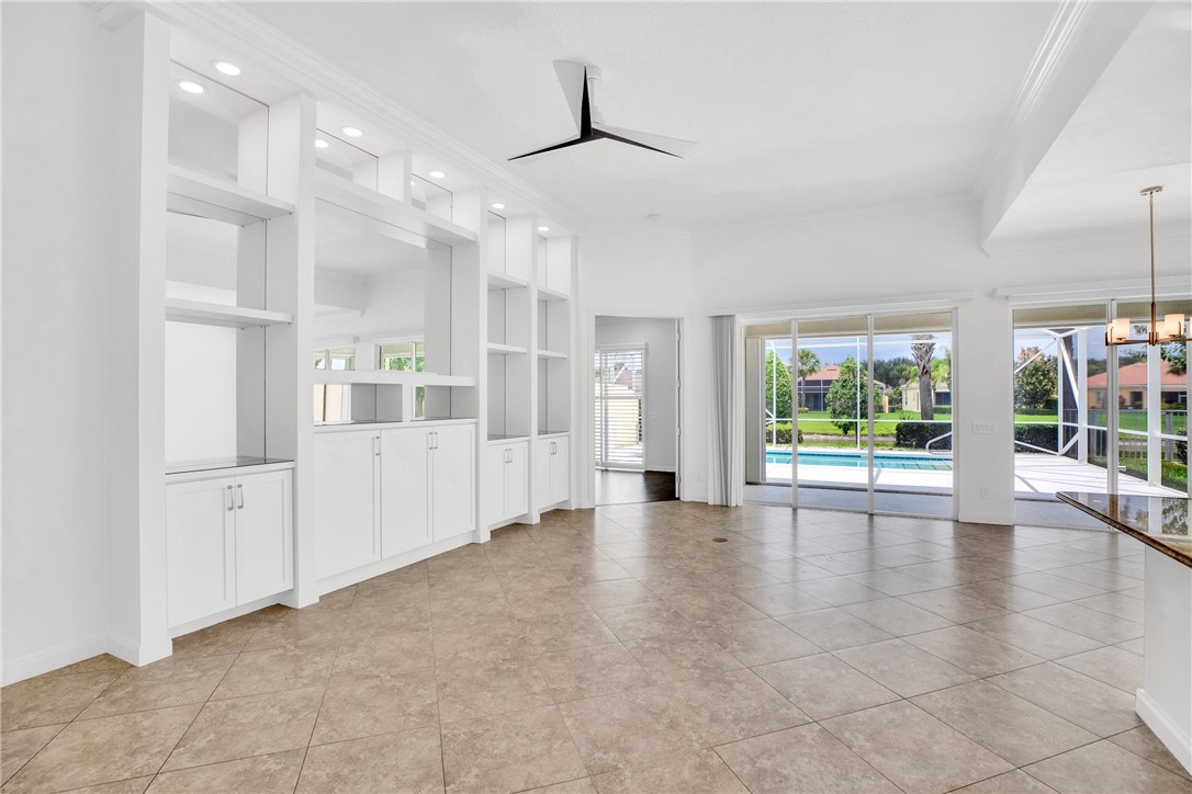 5282 Eleuthra Circle