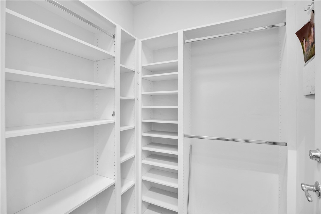 5282 Eleuthra Circle