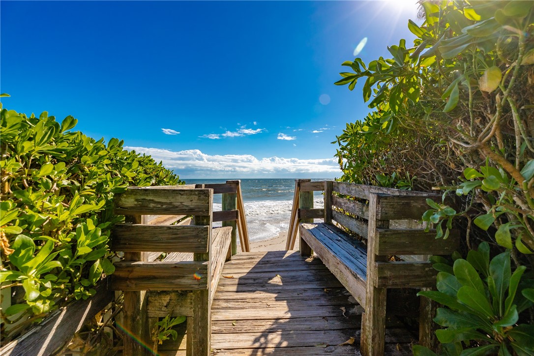 1830 E Sandpiper Road