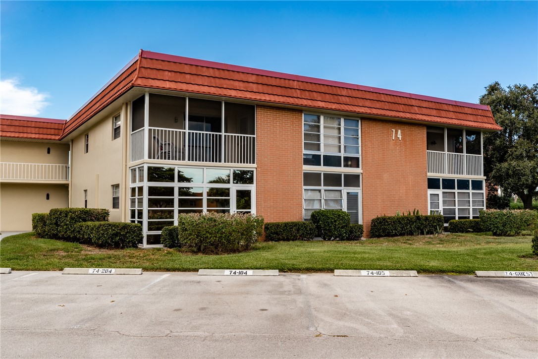 74 Royal Oak Court 205