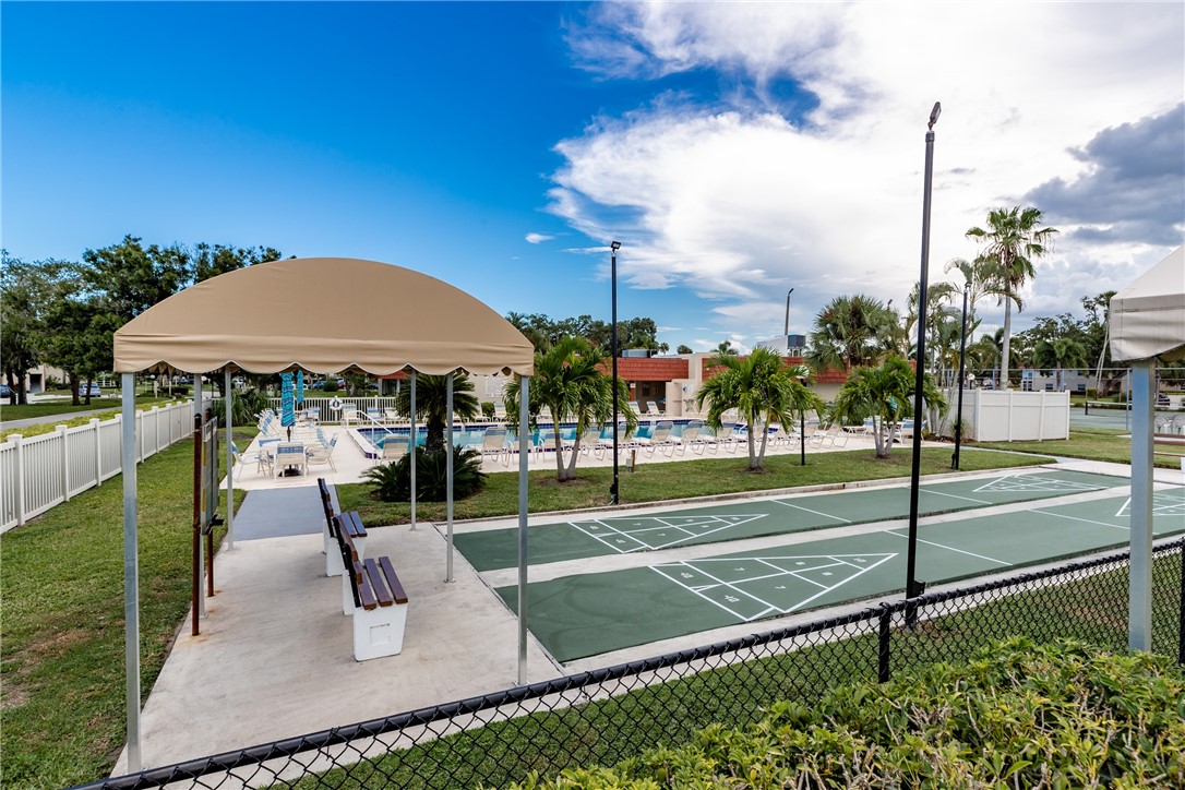 74 Royal Oak Court 205