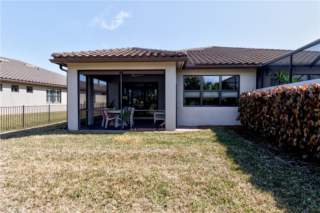 5129 Unity Square