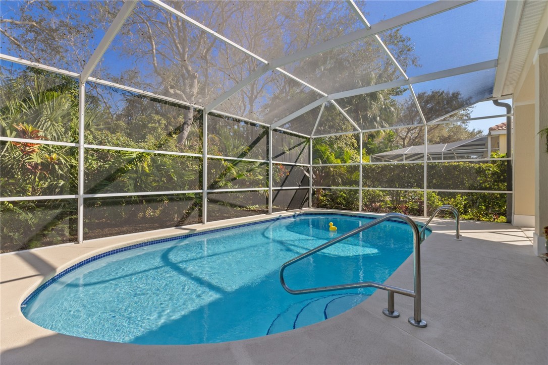 965 Island Club Square