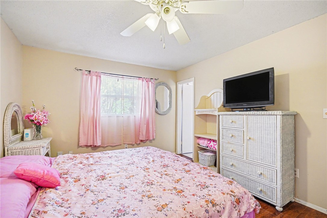 748 Cranbrook Avenue NE