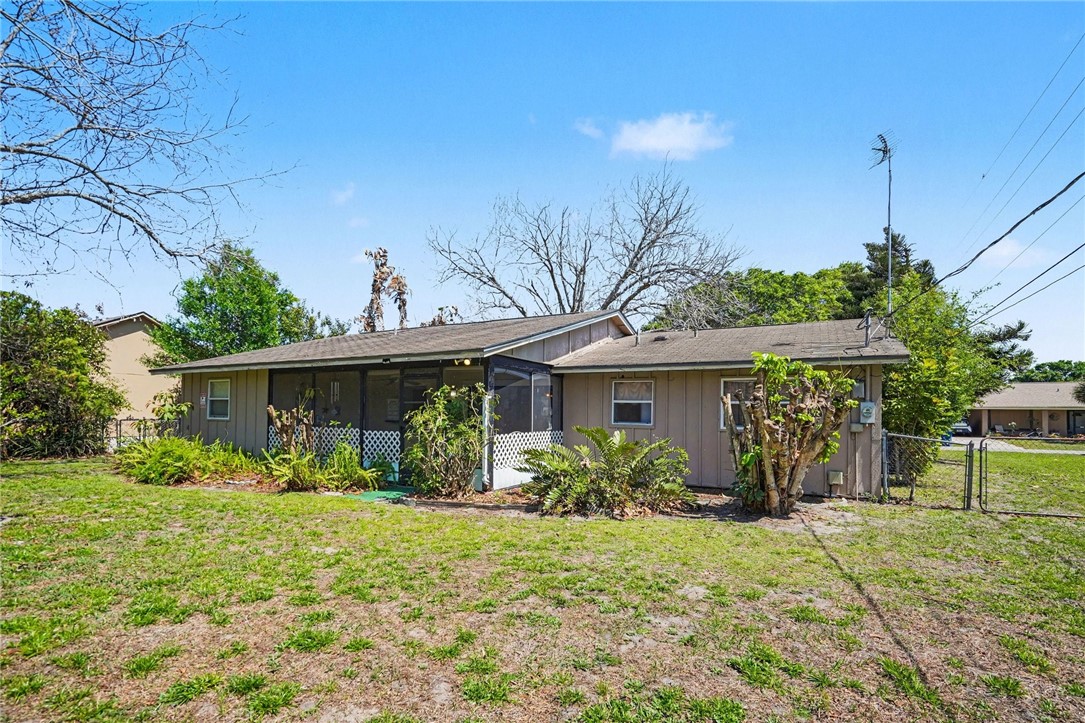 748 Cranbrook Avenue NE