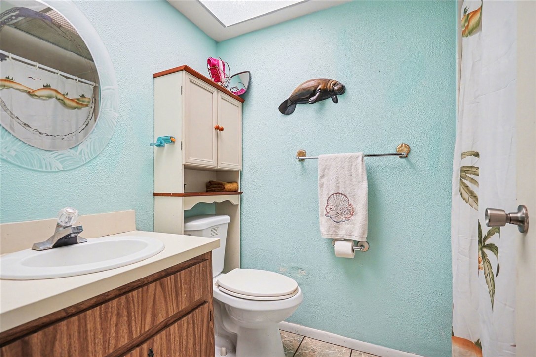 748 Cranbrook Avenue NE