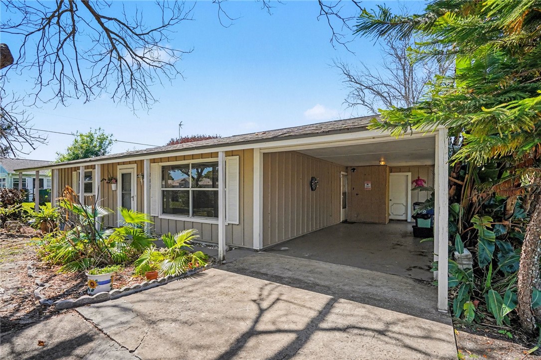 748 Cranbrook Avenue NE