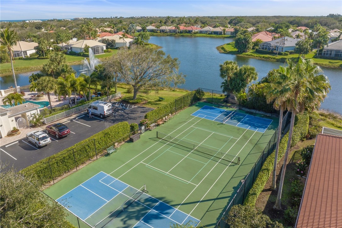 965 Island Club Square