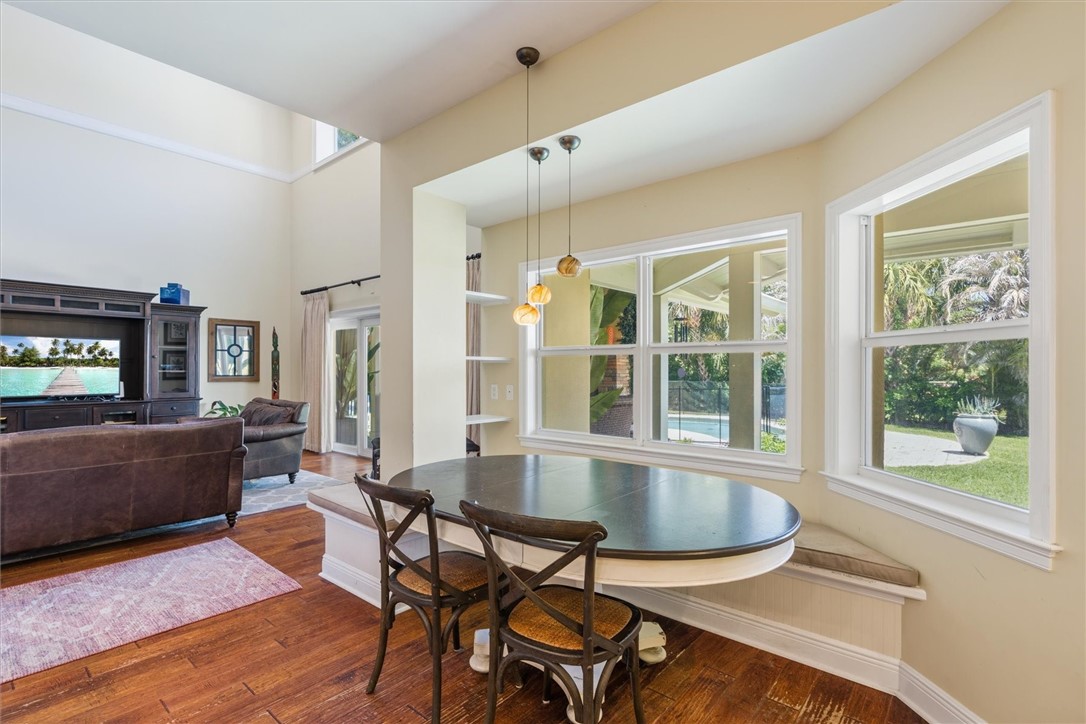 1720 E Rosewood Court