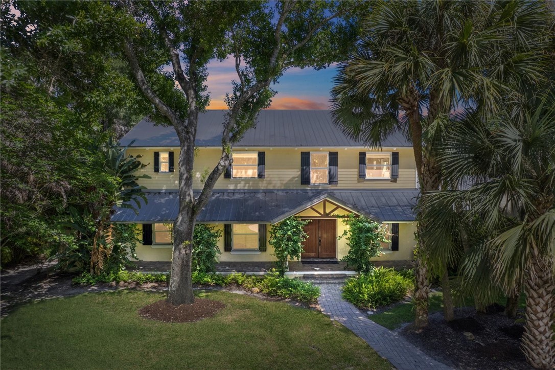 1720 E Rosewood Court