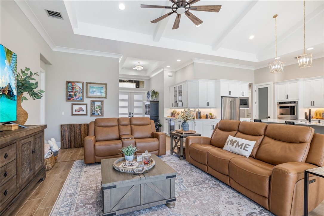 5752 Bent Pine Square