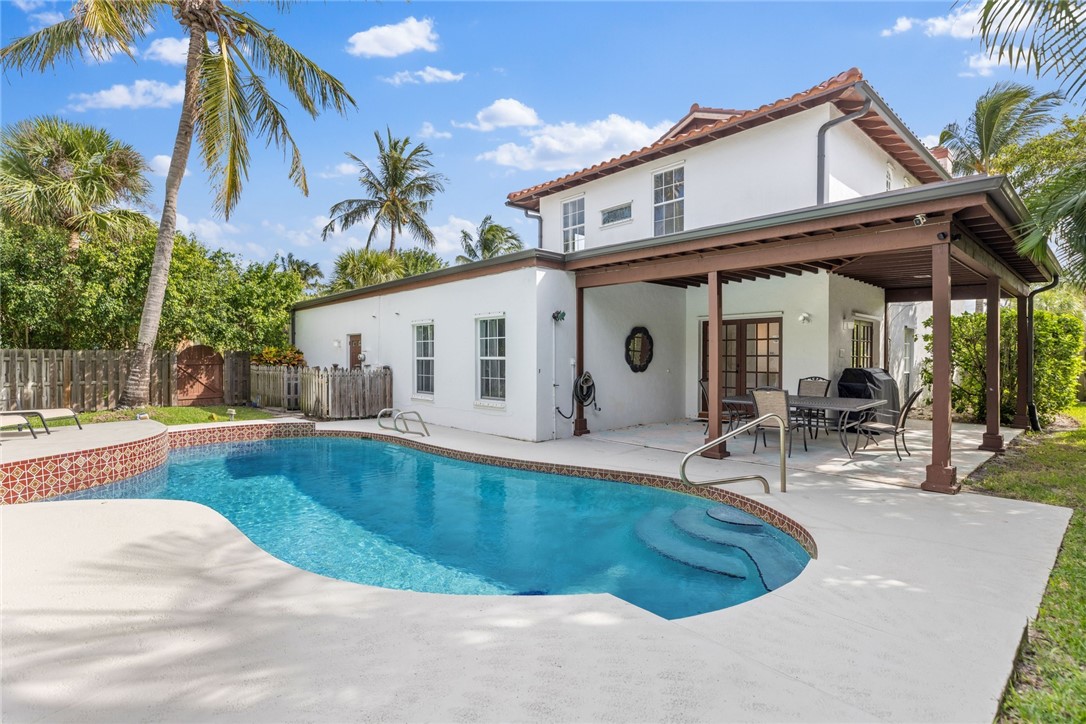 1005 Crescent Beach Road