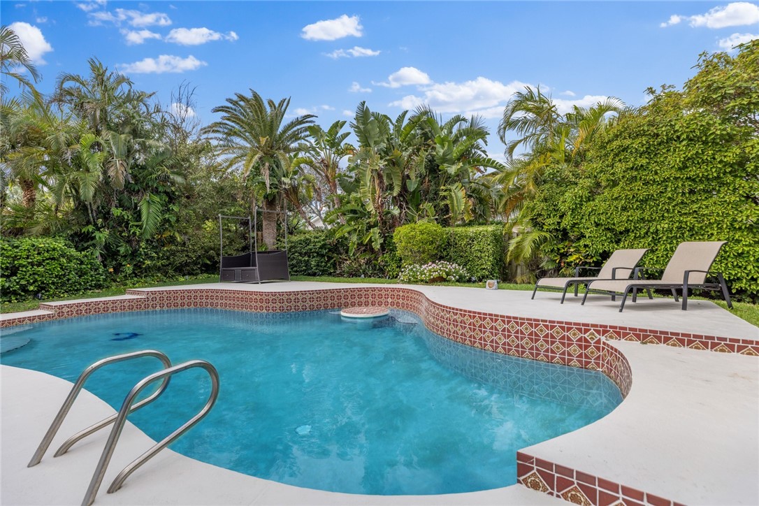 1005 Crescent Beach Road