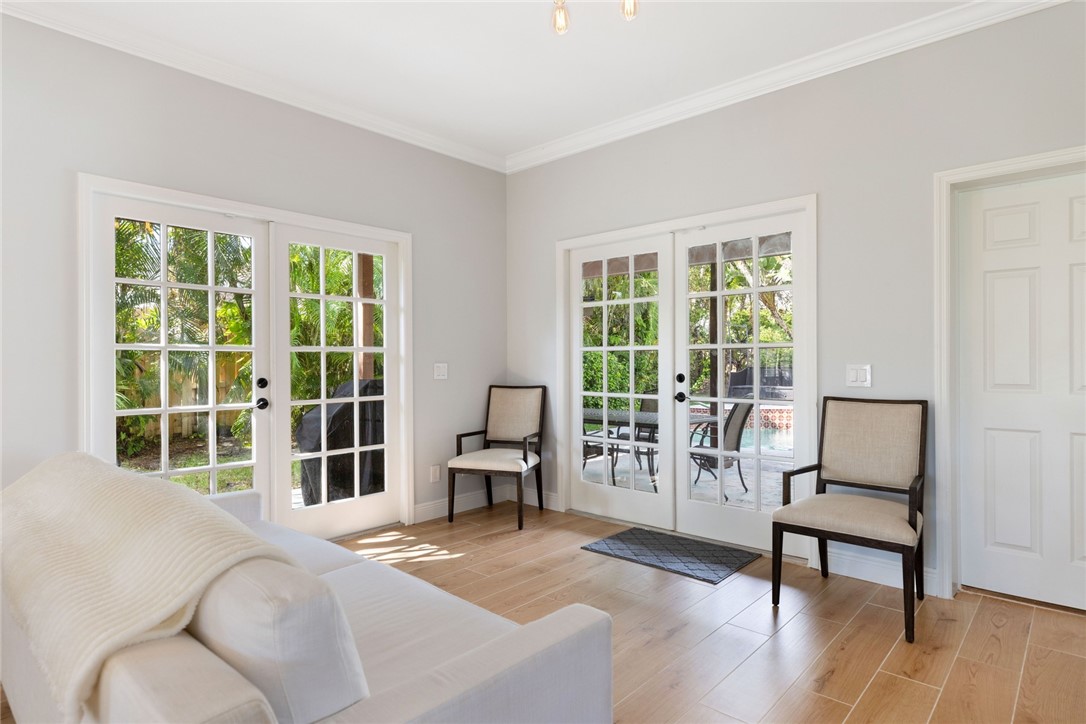 1005 Crescent Beach Road