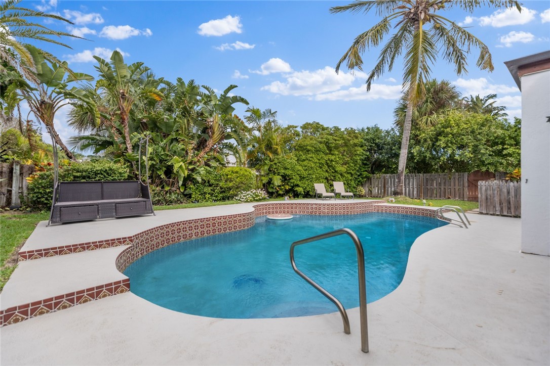1005 Crescent Beach Road