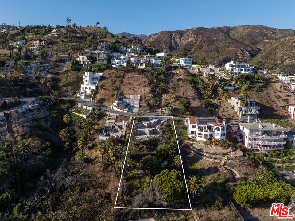 21400 Rambla Vista