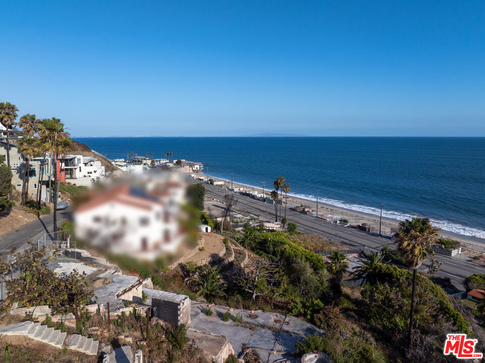 21400 Rambla Vista