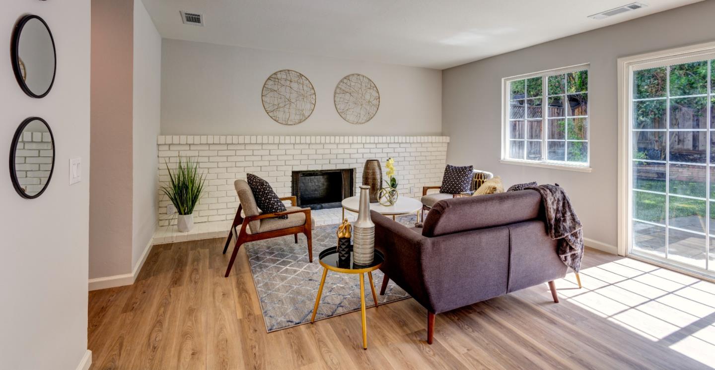 4943 Scarlett WAY