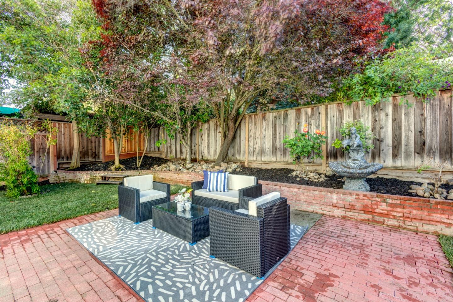 4943 Scarlett WAY