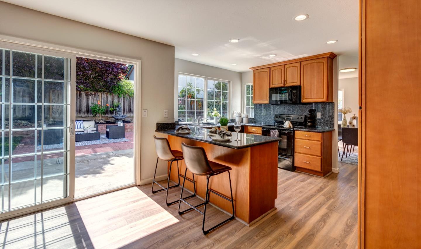 4943 Scarlett WAY