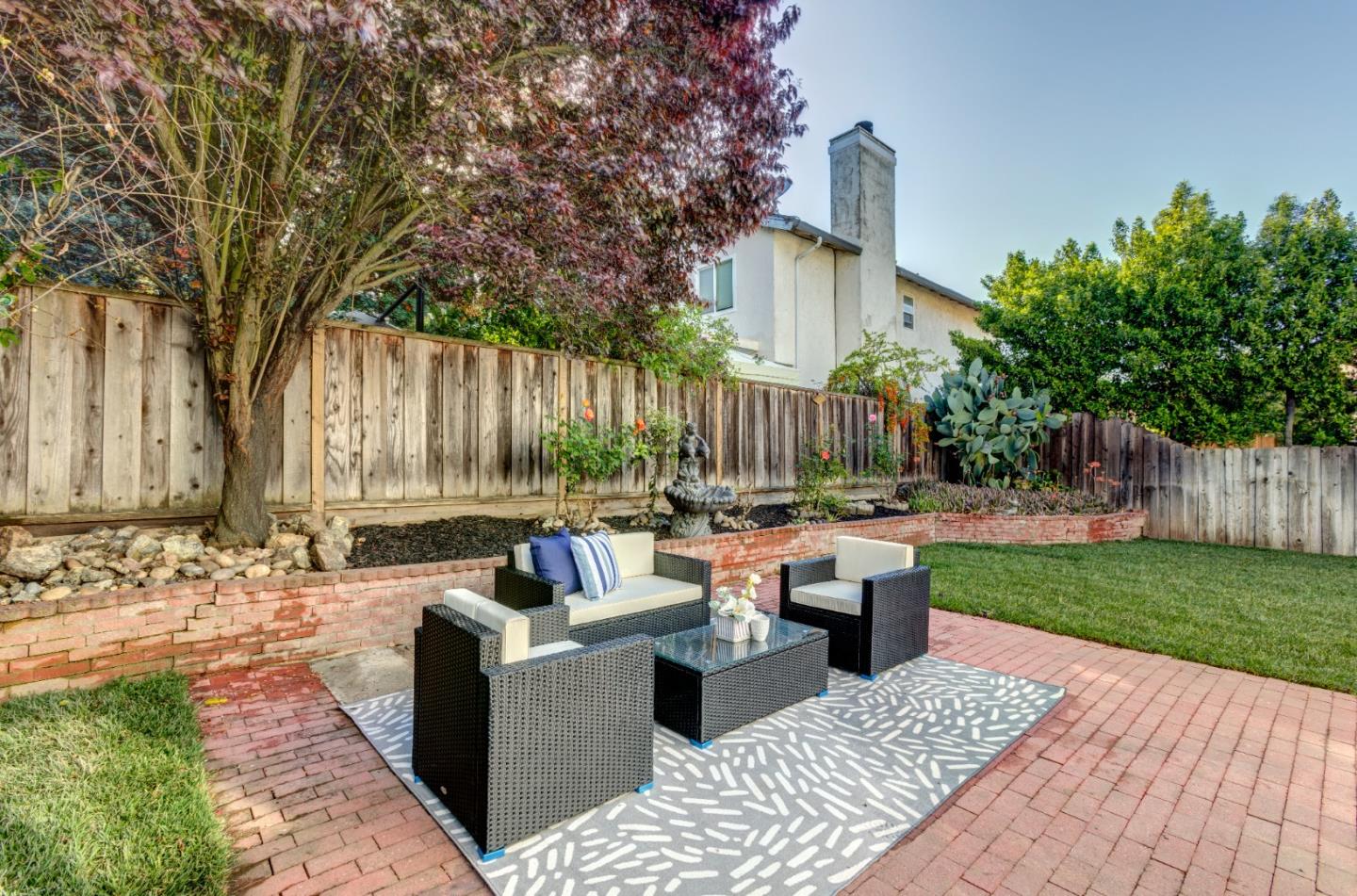 4943 Scarlett WAY