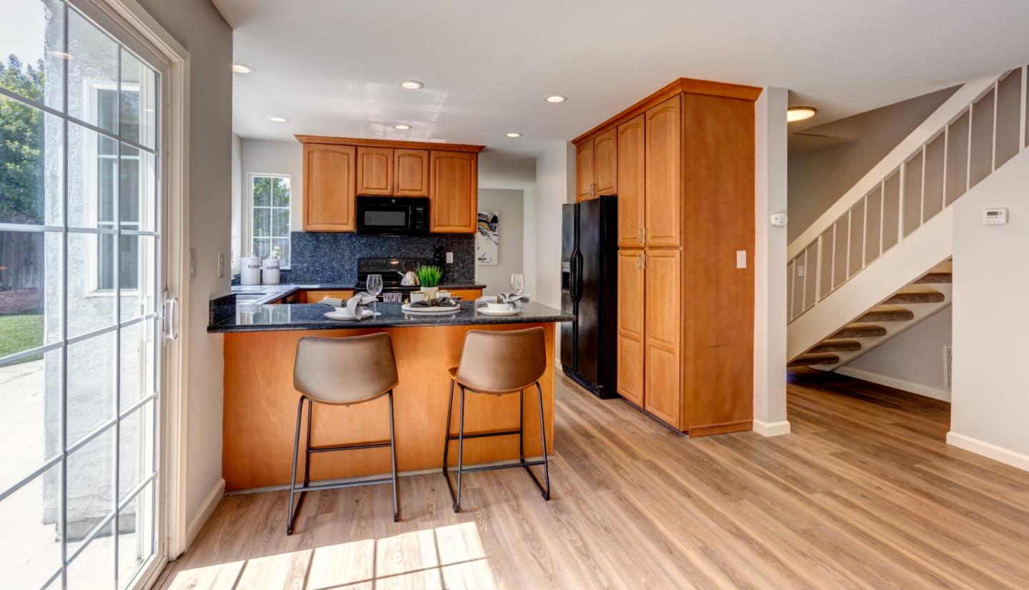 4943 Scarlett WAY
