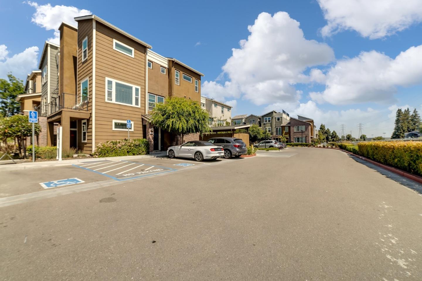 325 Charles Morris TER