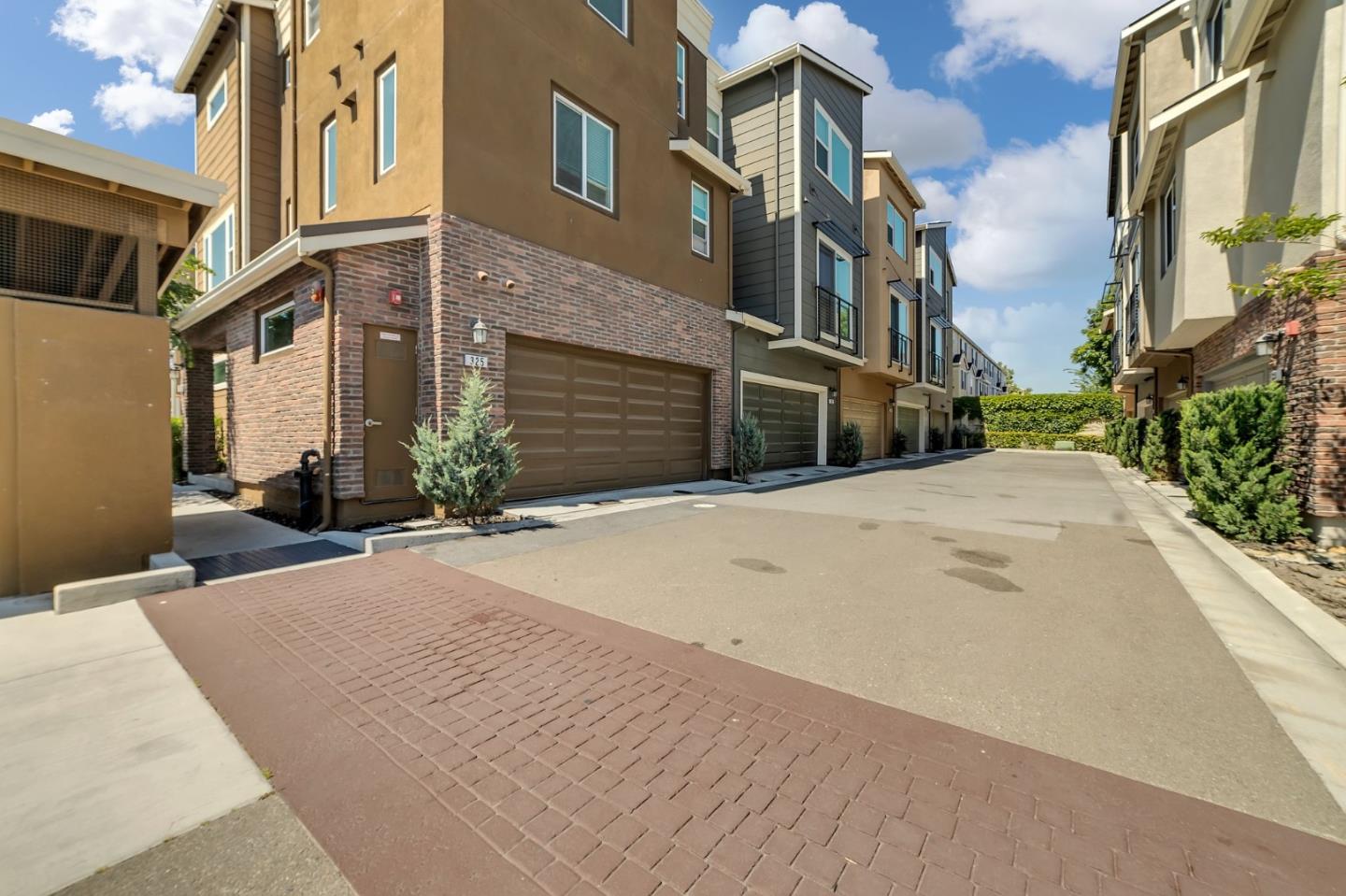 325 Charles Morris TER