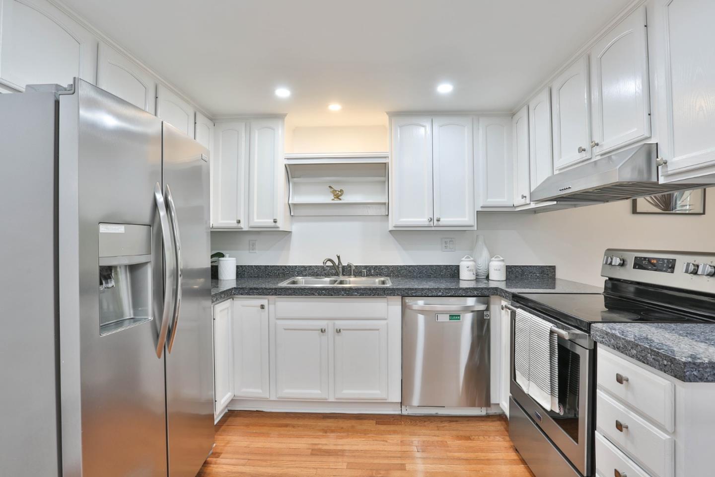 130 Baroni AVE 29