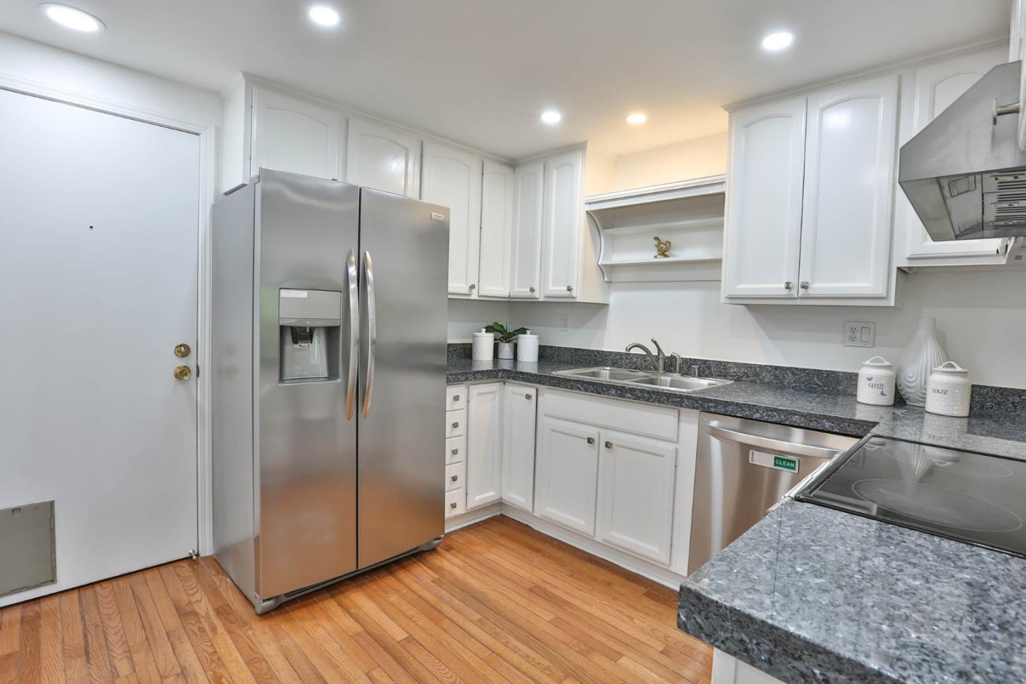 130 Baroni AVE 29