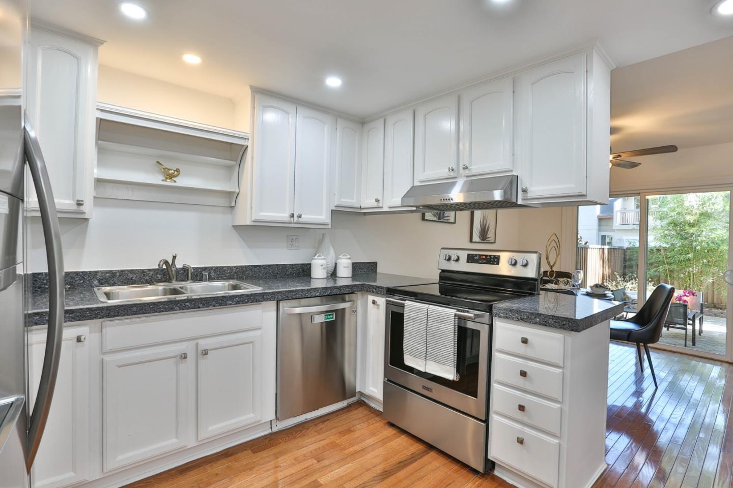 130 Baroni AVE 29