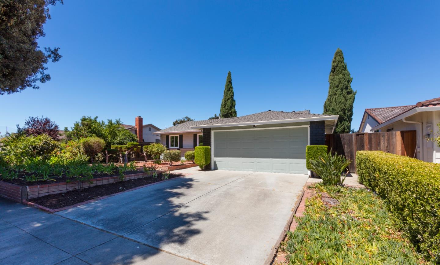 1115 Bellingham DR