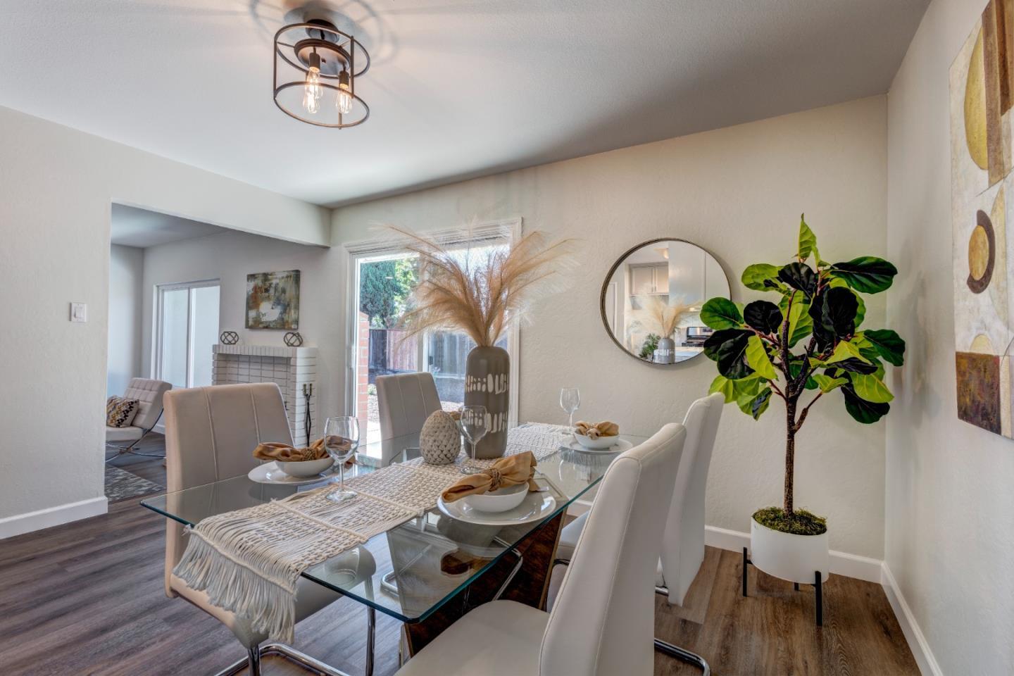 1115 Bellingham DR