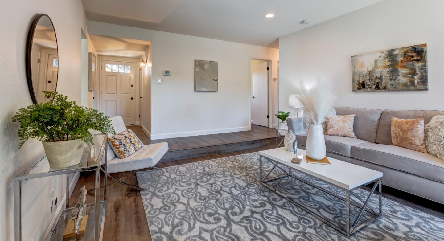 1115 Bellingham DR