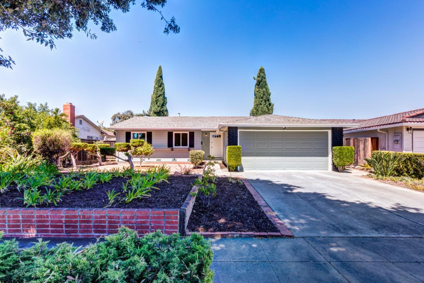 1115 Bellingham DR
