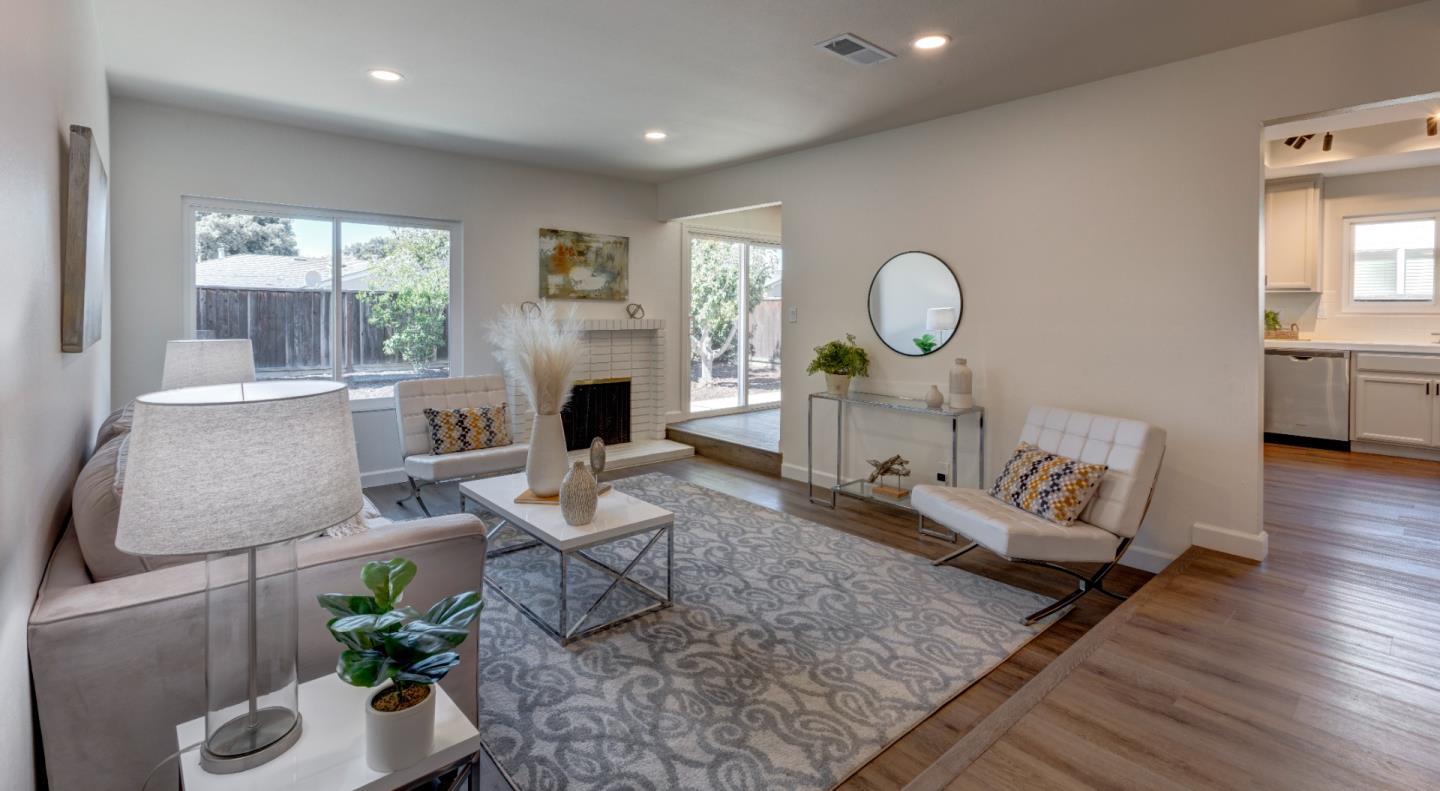 1115 Bellingham DR