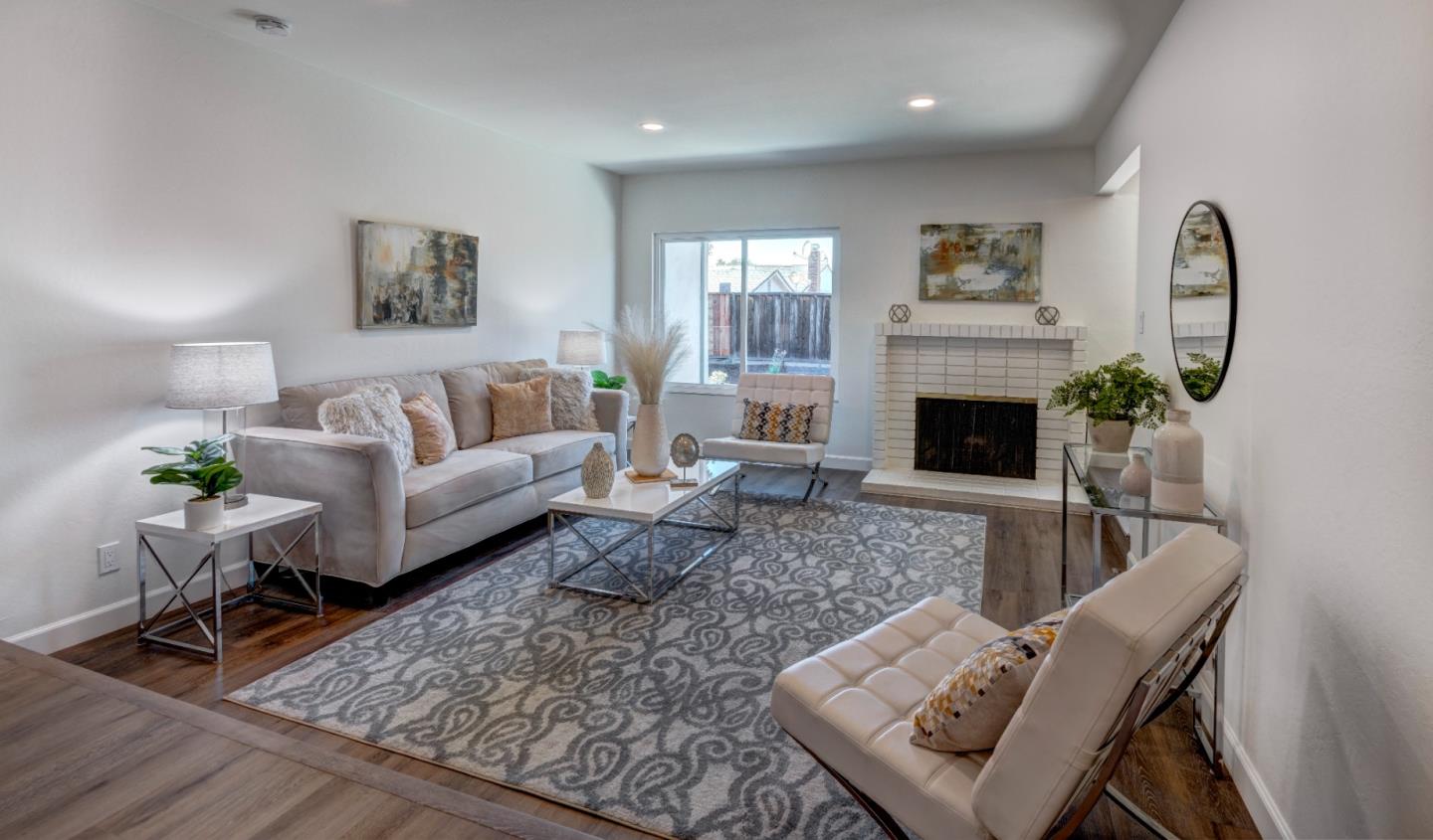 1115 Bellingham DR