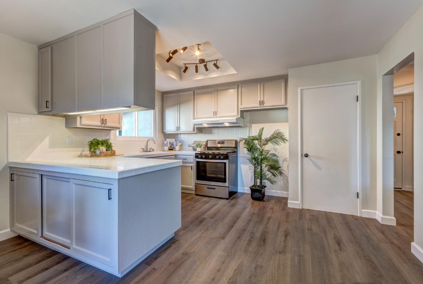 1115 Bellingham DR