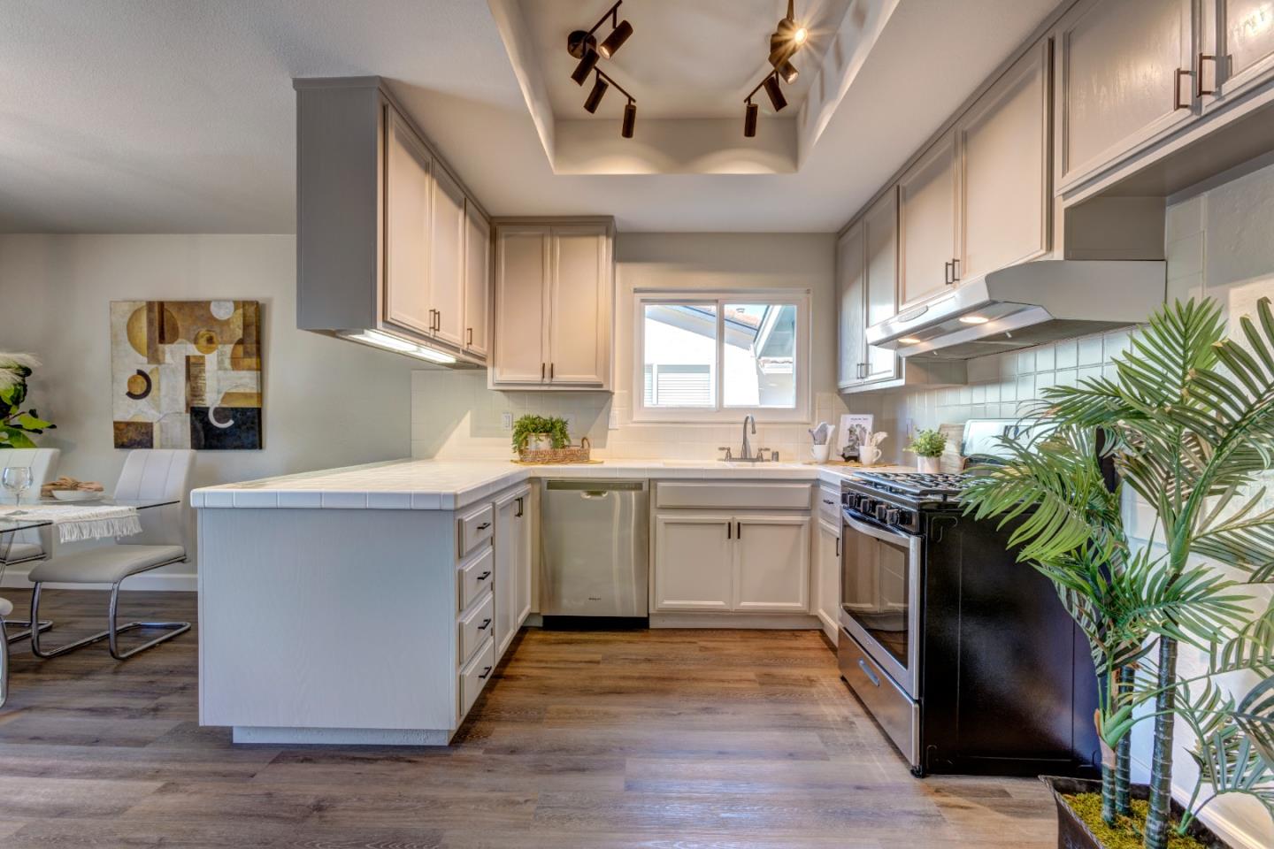 1115 Bellingham DR