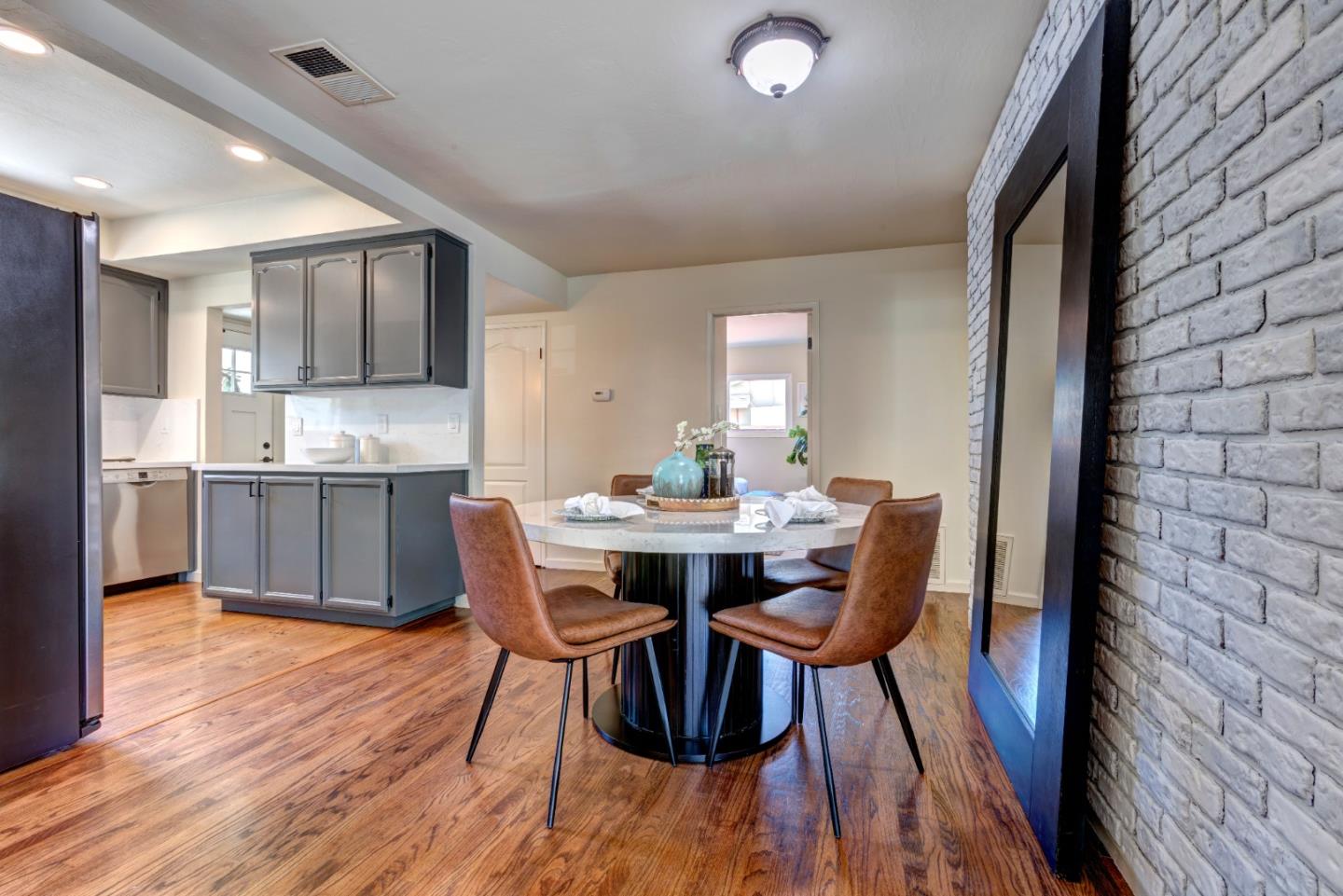 626 Cayuga Court