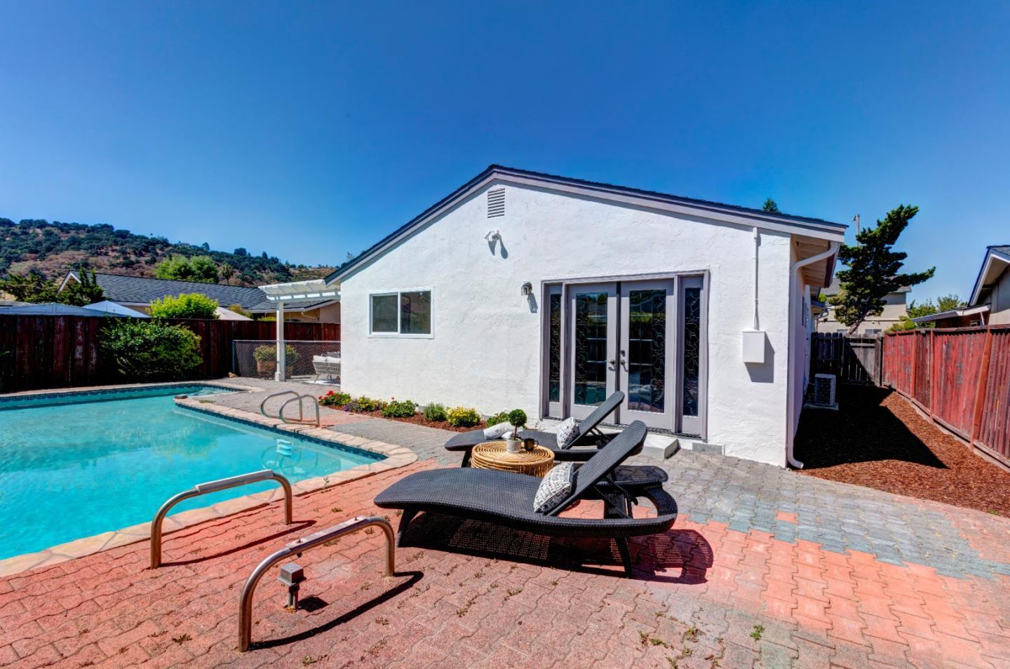 626 Cayuga Court