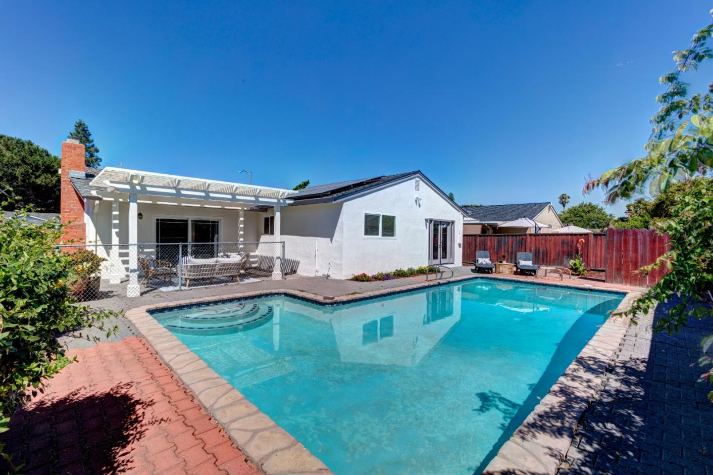 626 Cayuga Court
