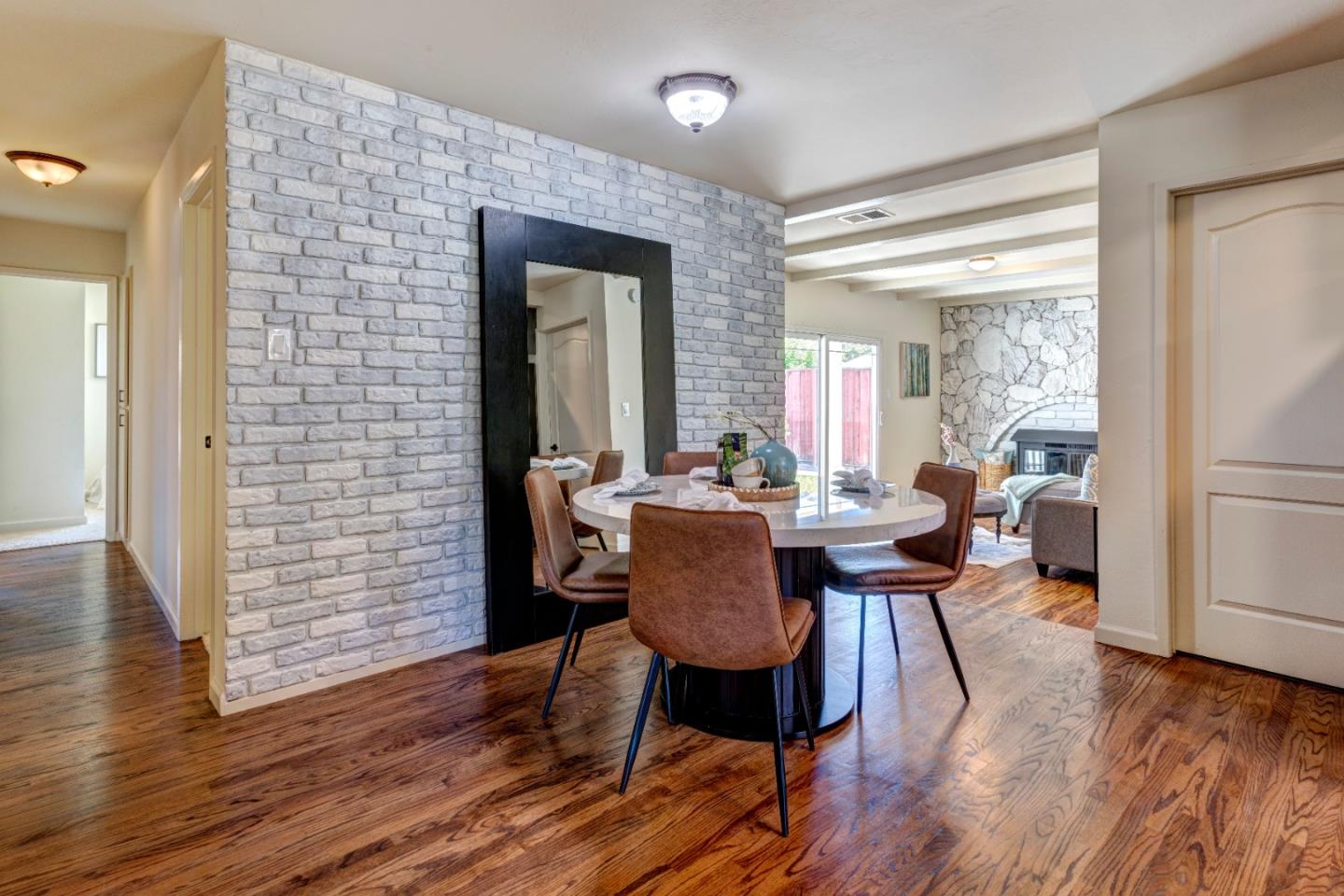 626 Cayuga Court