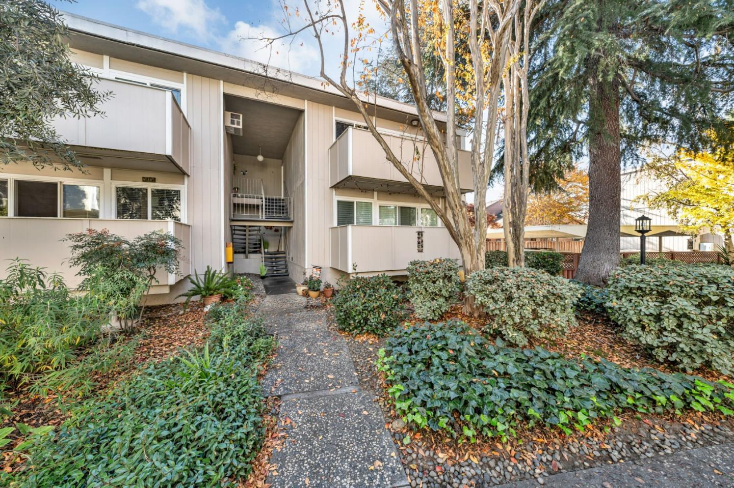 1898 Meridian Avenue Unit: 31