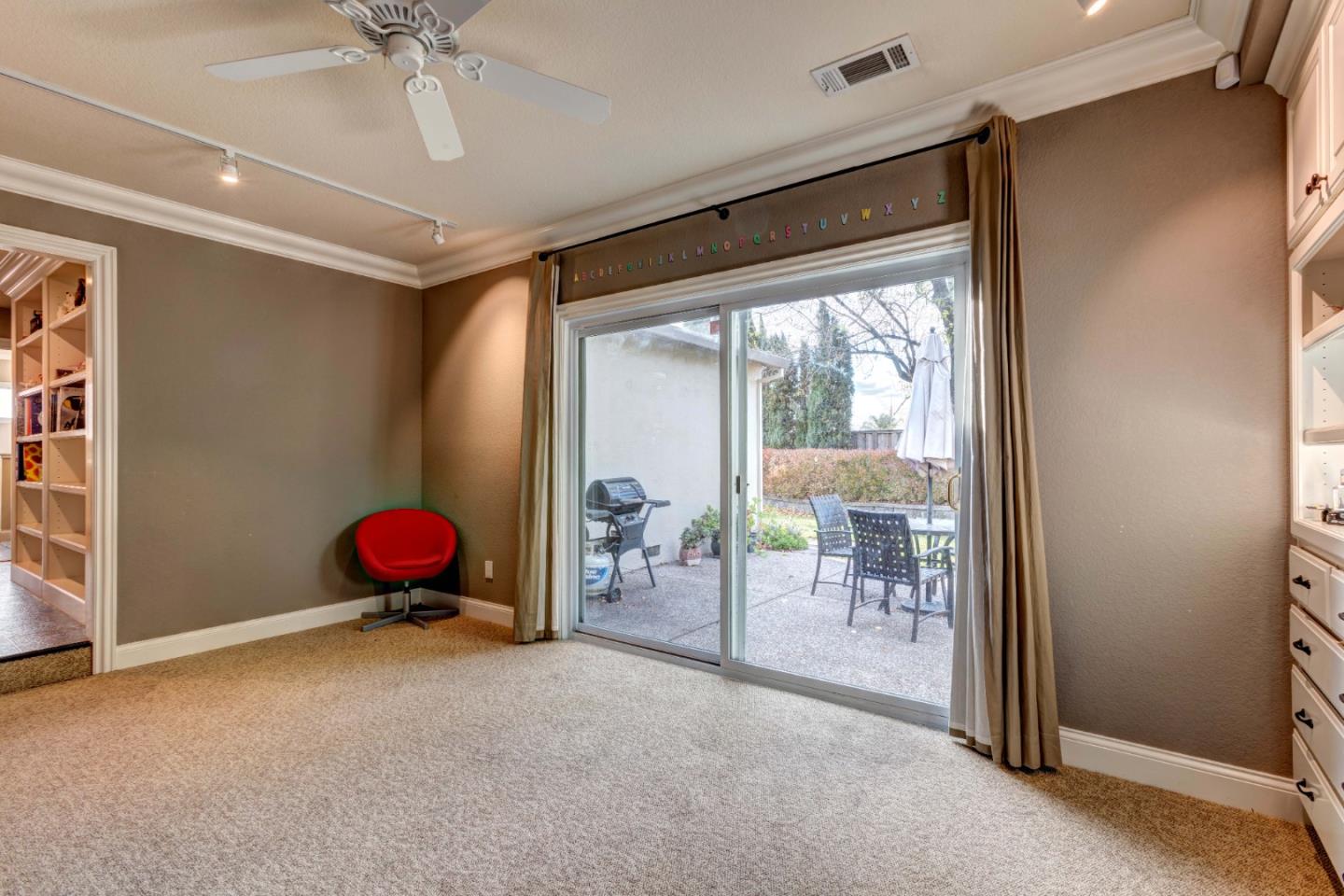 5781 Hillbright Circle