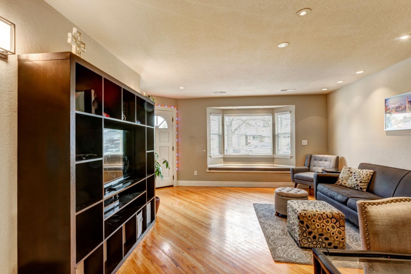 5781 Hillbright Circle