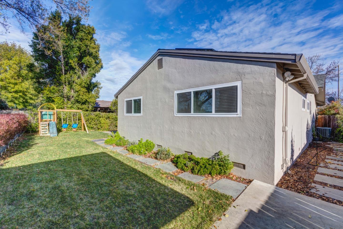 5781 Hillbright Circle