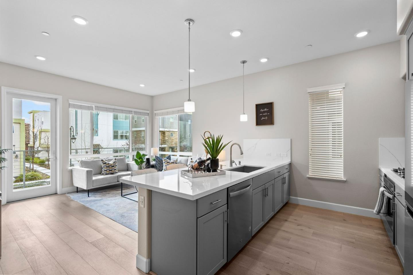 263 Llano De Los Robles AVE 4