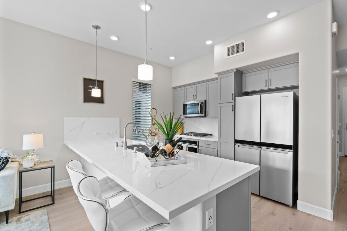263 Llano De Los Robles AVE 4