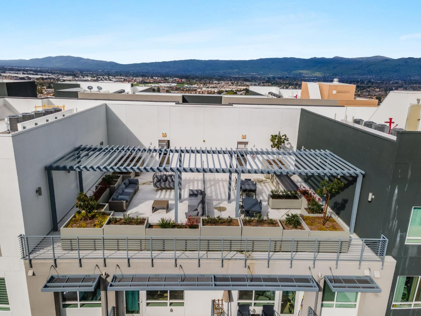 263 Llano De Los Robles AVE 4